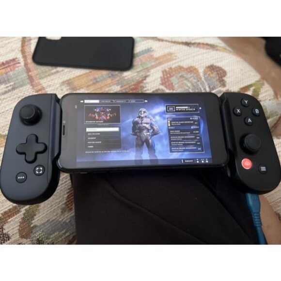 One Mobile Gaming Controller for Android and iPhone 15 Series (USB-C) - Picture 2 of 2